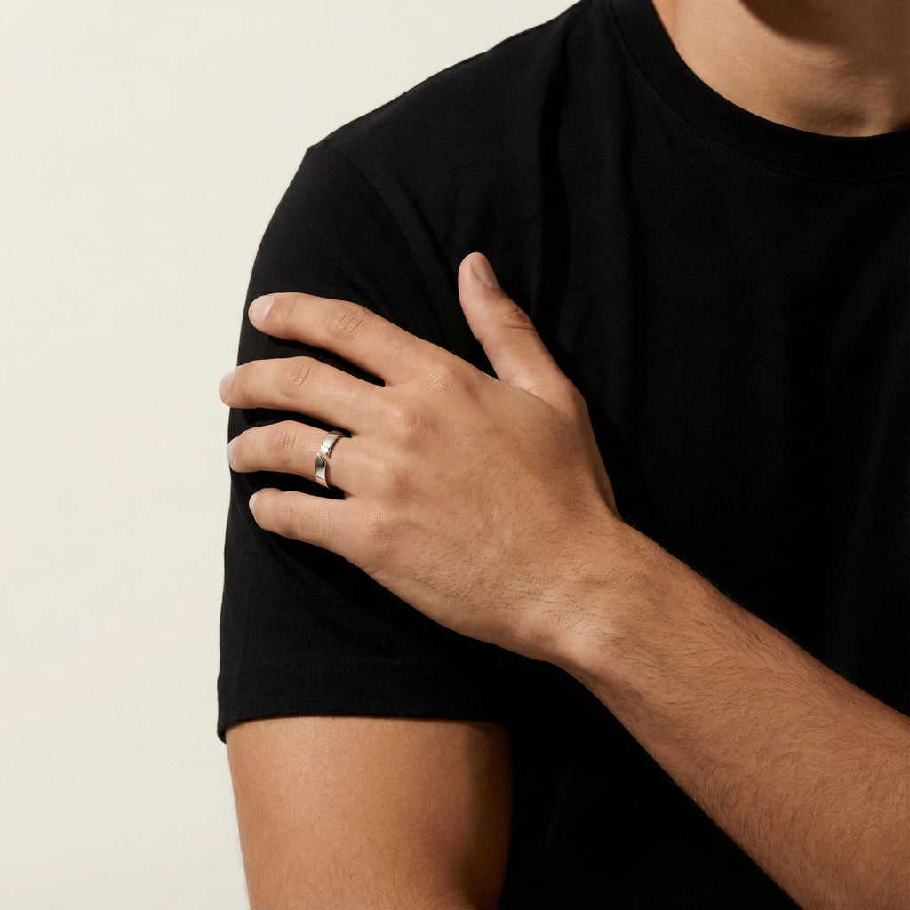 Aura | Anillo circular minimalista para hombre